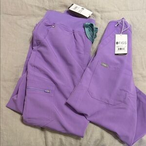 Figs limited edition Lavender Dew scrub set